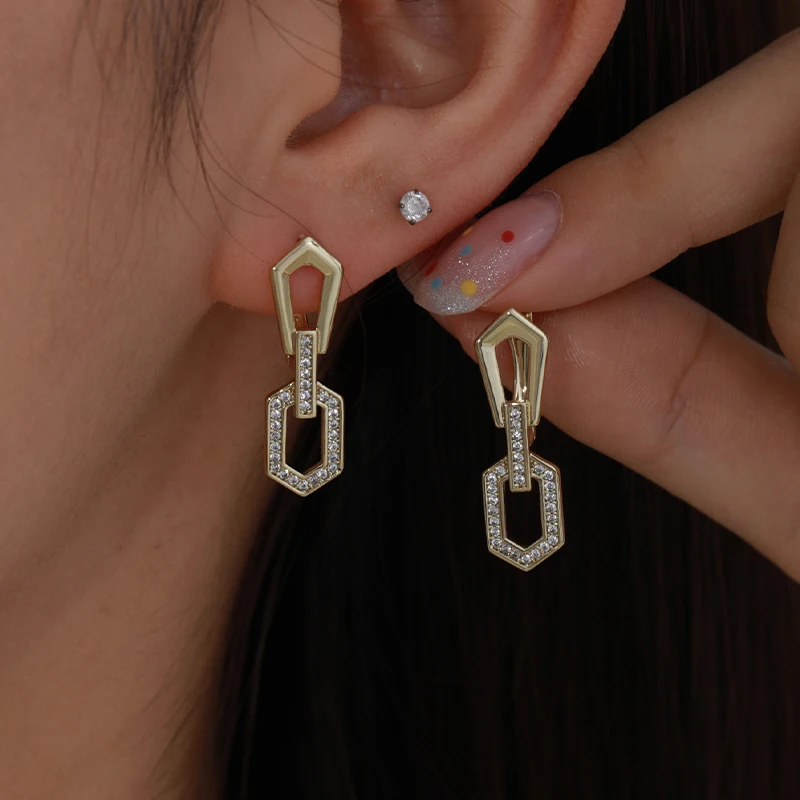 

Alloy Gold-Plated Geometric Earrings, High-End, Light Luxury, European And American Fashion, Niche Temperament Earrings Women