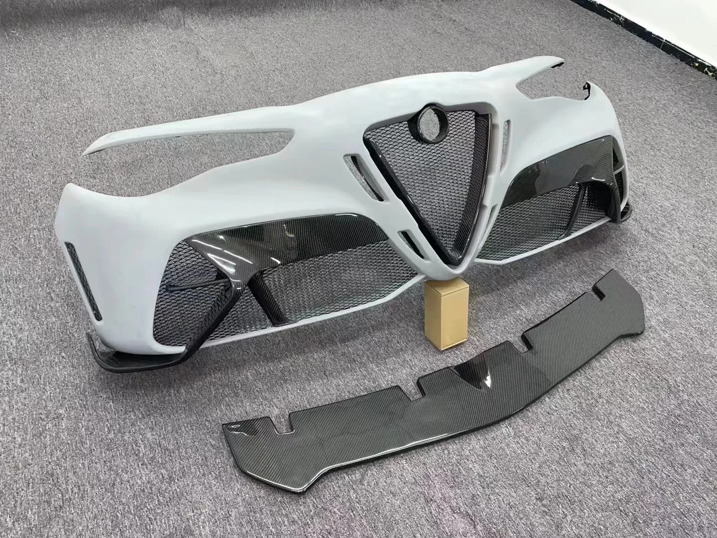 Amortecedor dianteiro de carbono se encaixa para giulia gtam estilo atualização pára-choques peça do carro 2016-2023