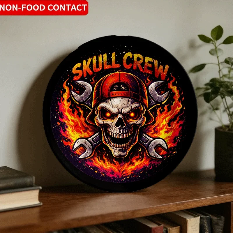 

Керамическая декоративная тарелка с дизайном "SKULL CREW" в виде черепа | Непищевой, круглой формы, подходит для тумбы под телевизор в гостиной.