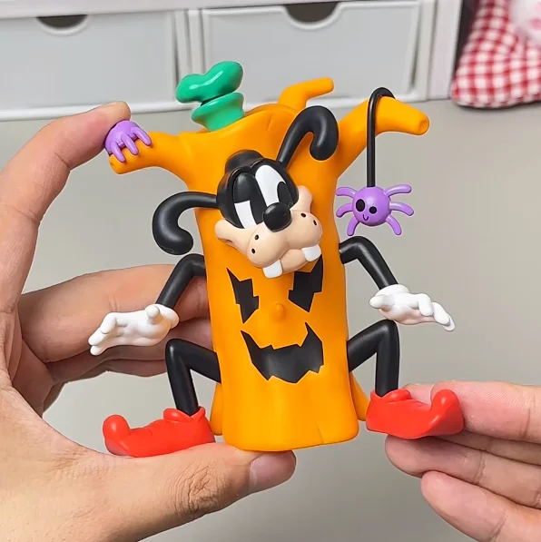 Autentica scatola cieca Disney Halloween Night Series Simpatico modello di decorazione per il desktop Giocattolo da collezione alla moda Regalo di compleanno