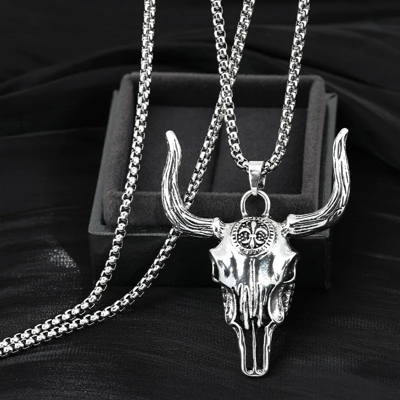 

Wild bull head skull cool guy titanium steel necklace, powerful retro street Western bull bone punk pendant