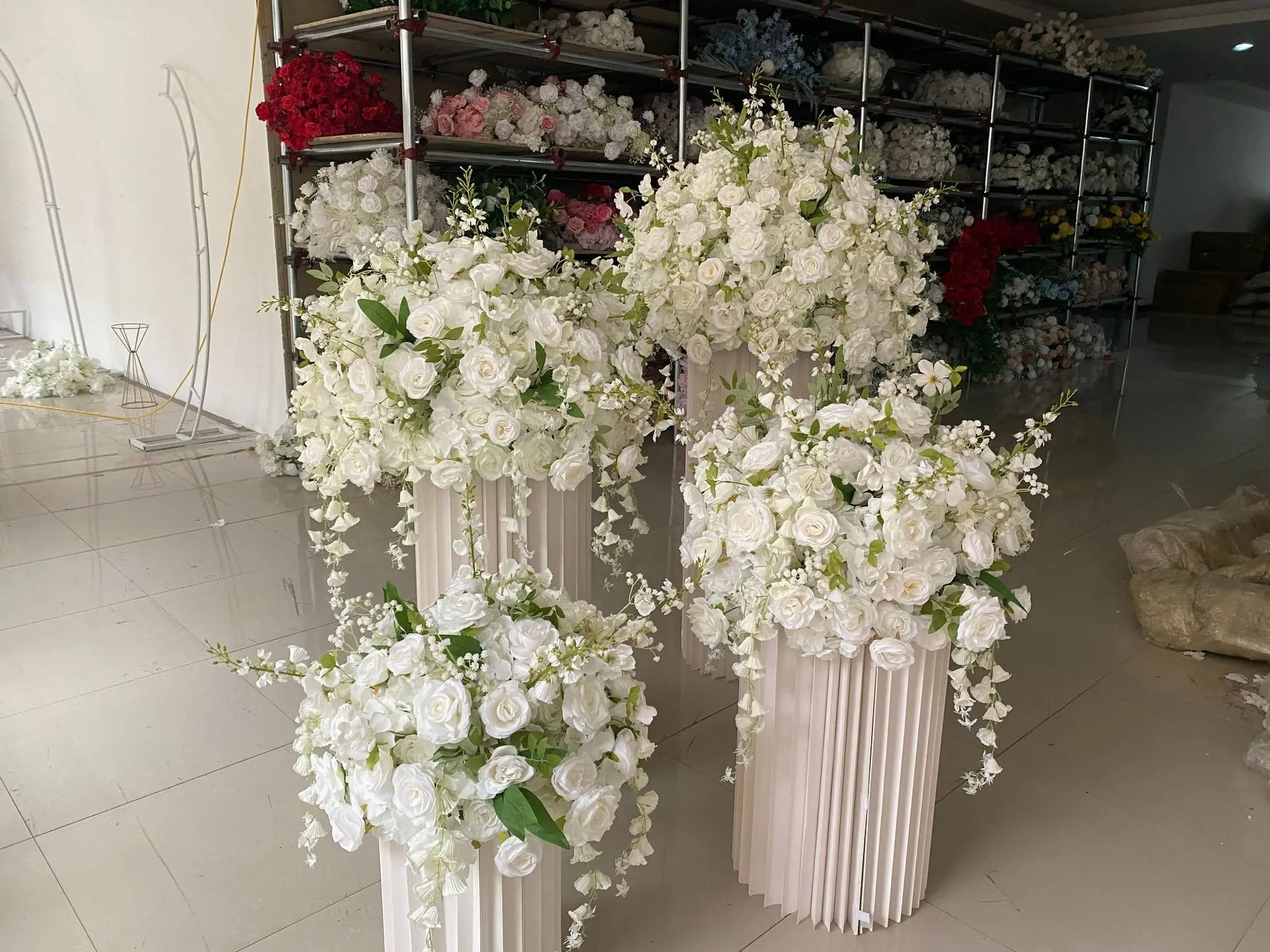 Großhandel Künstliche Maiglöckchen-Blumenkugel Hochzeitstisch-Mittelstück Künstliche Blumen für Heiratsanträge und Schaufensterdekoration – Detail 2