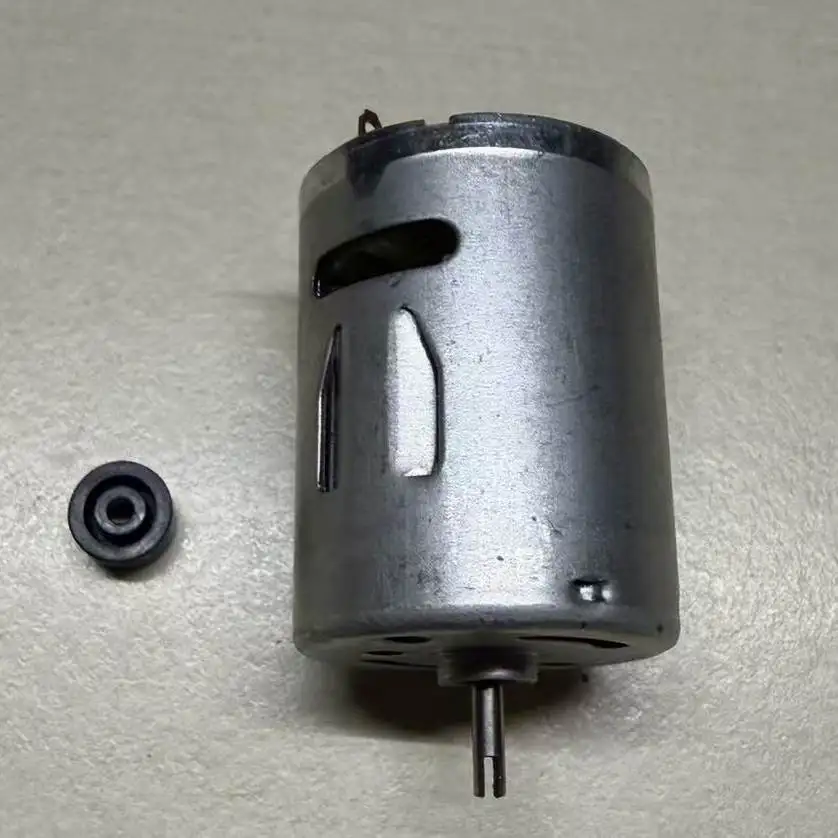 Miniature turbojet engine, 370 motor for oil pump and shaft oil seal