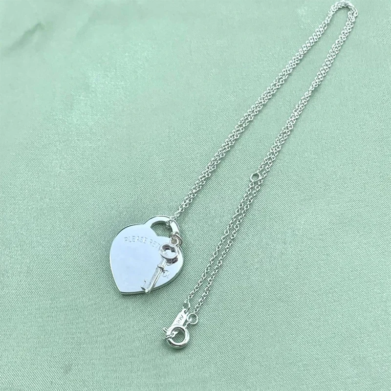 S925 New Hot Style, High-end Design, Versatile Style, Thin Chain Heart-shaped Tag Necklace, Multiple Colors Available