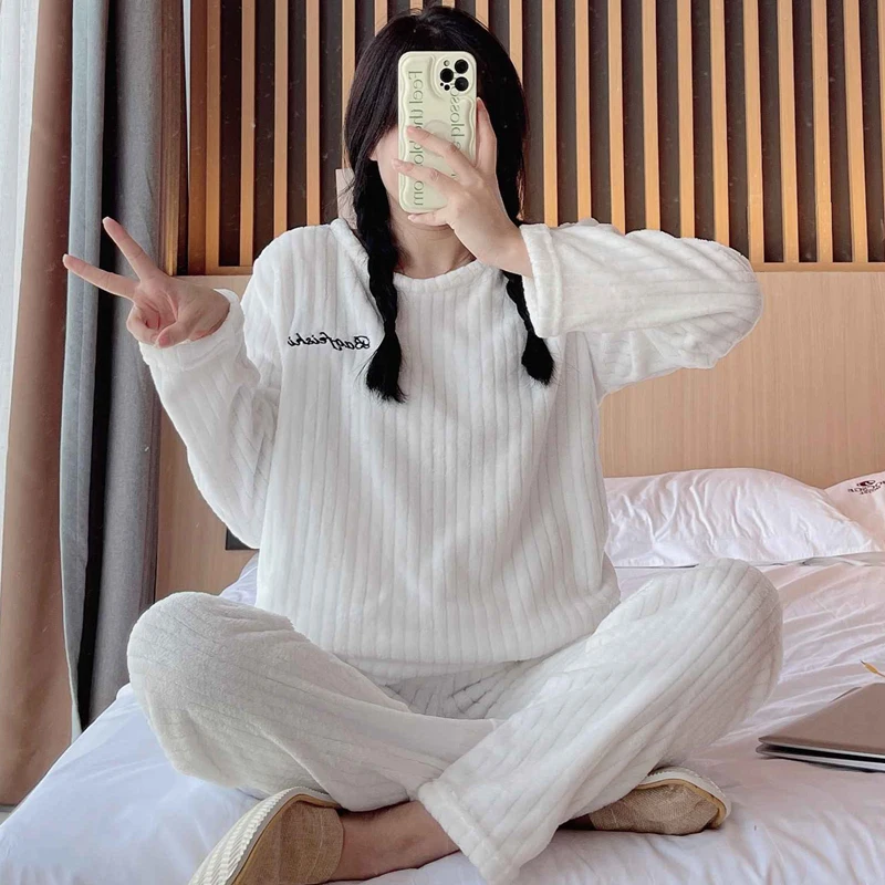 Autumn Winter Warm Flannel Pajamas for Women Students Cute Plus Velvet Thicken Loose Sleepwear Set  Coral Velvet Home Clothes