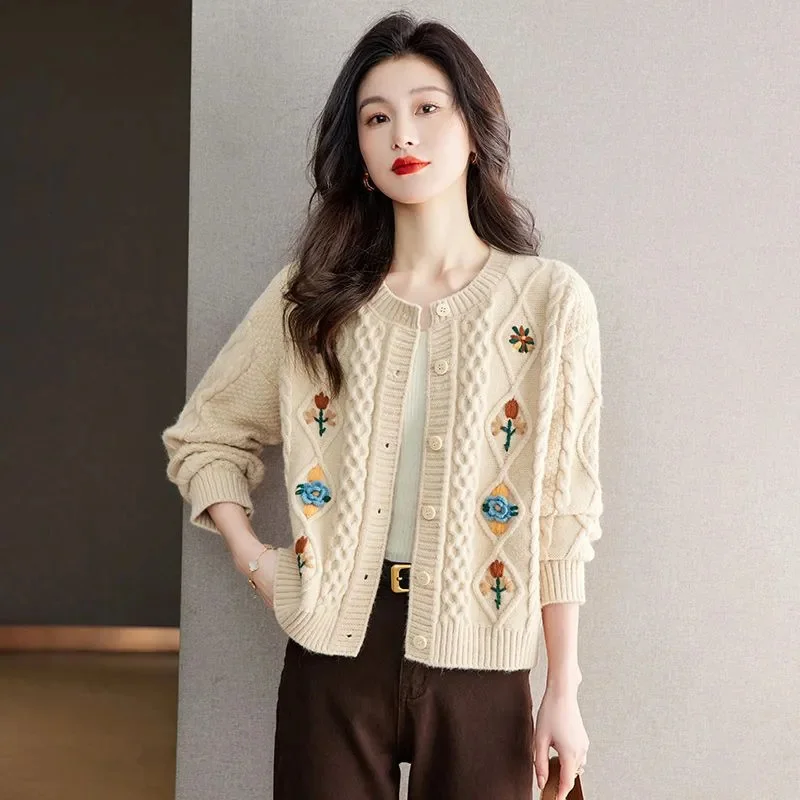 Vintage Embroidered Sweater Coat Women\'s Clothing Spring Autumn 2024 New Knitted Cardigan Short Jacket Round Neck Female Tops