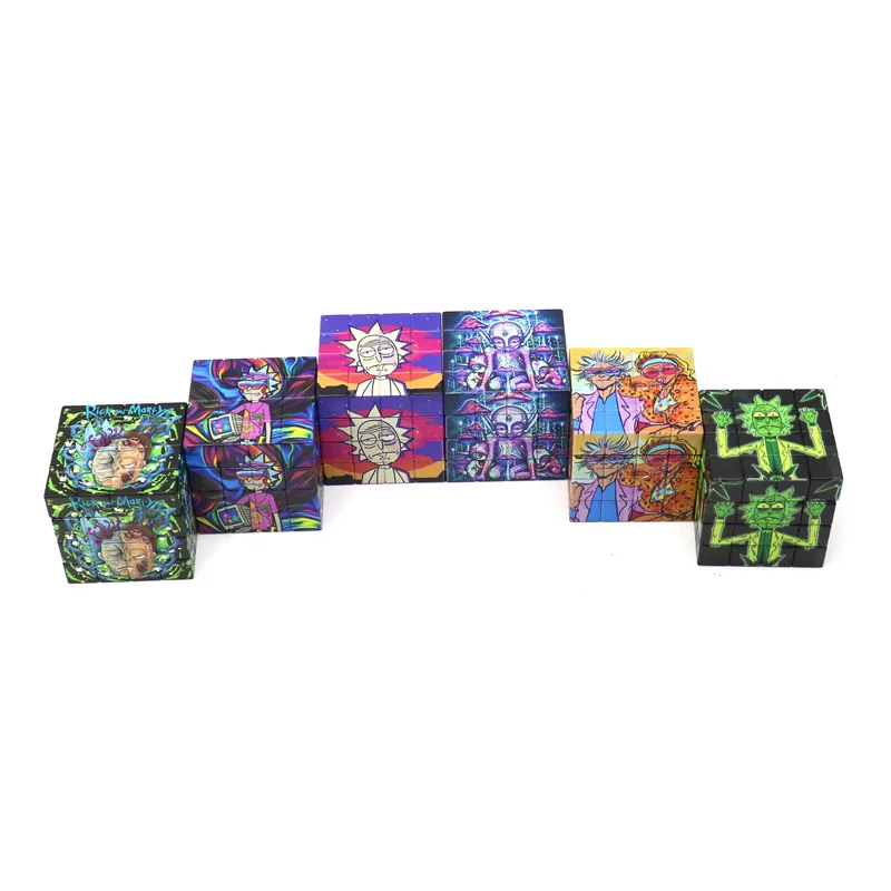 58mm Large Cartoon Color Printing Rubik's Cube Shaped Plastic Cigarette Grinder, Two-layer Creative Square Grinder, Grinder