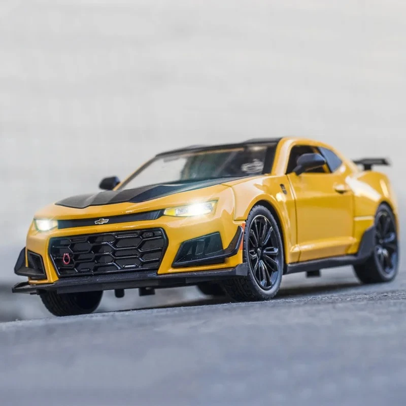 1:24 Chevrolet Camaro aleación Diecast modelo coche de juguete sonido y luz tirar hacia atrás coche de Metal colección de simulación regalos juguetes niño