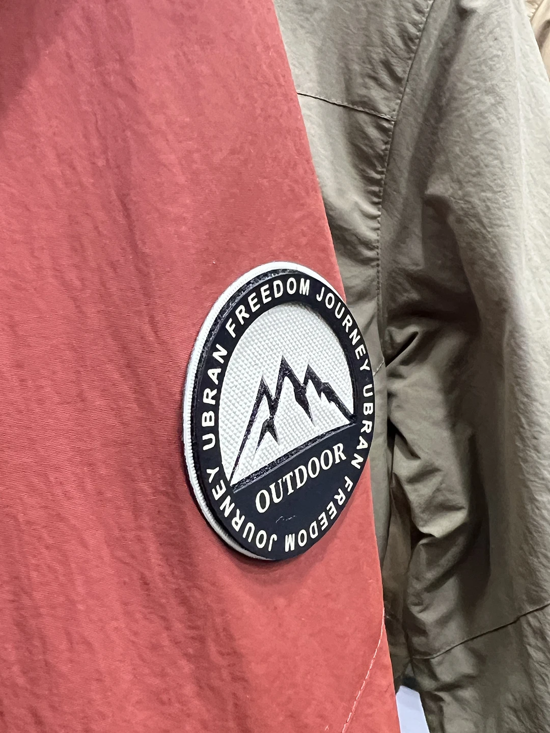 Jaket Pendaki Gunung 3D Cut Berlapis Thiened Fce, Jaket Kasual Berkerudung untuk Remaja, Model Stand Fit, Jaket Musim Dingin Lengan Panjang