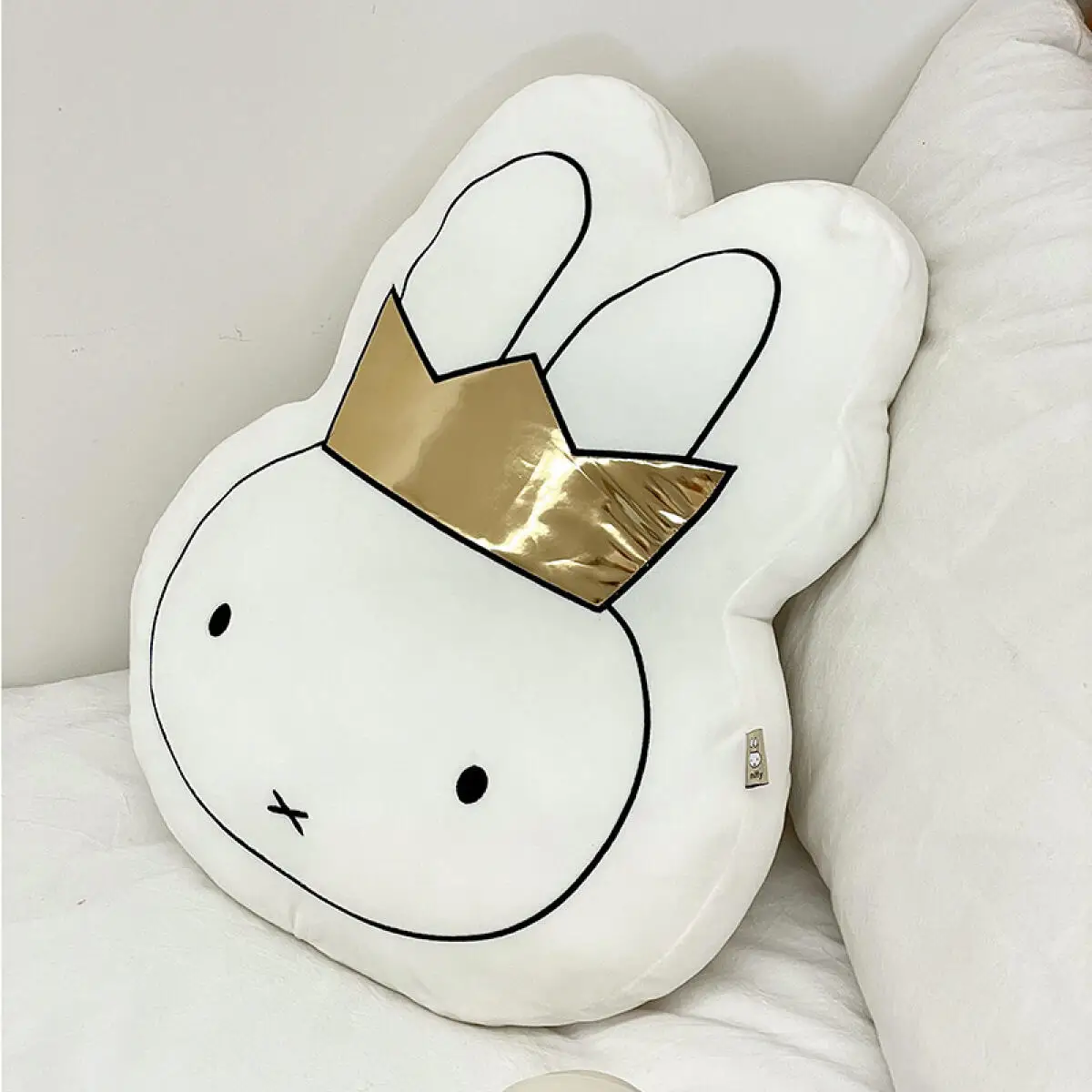 وسادة أرنب ميفي لعبة مملوءة ناعمة على شكل تاج لطيف وسادة زخرفية لغرفة النوم دمية بيضاء كاواي هدية للأطفال ديكور منزلي للفتيات