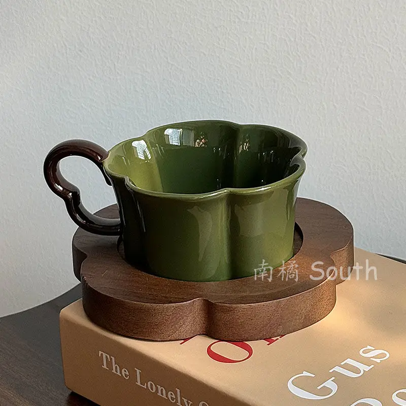

Mug Creativity Ancient Walnut Plum Flower Type Retro Green Latte Latte Afternoon Tea Coffee Cup and Saucer High Appearance Level