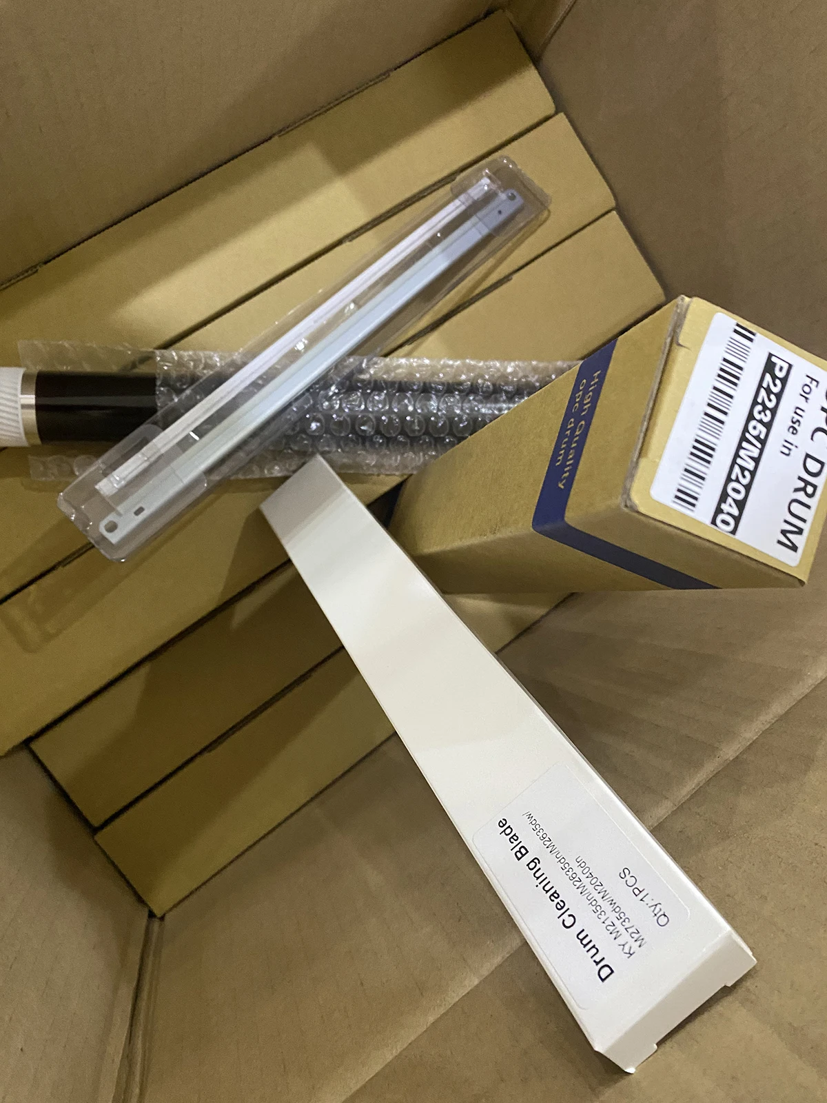 

1 компл. DK-1150 DK1150 чистящее лезвие OPC DRUM для Kyocera ECOSYS P2040 P2235 P2335 M2040 M2135 M2235 M2540 M2635 M2640 M2735 M2835