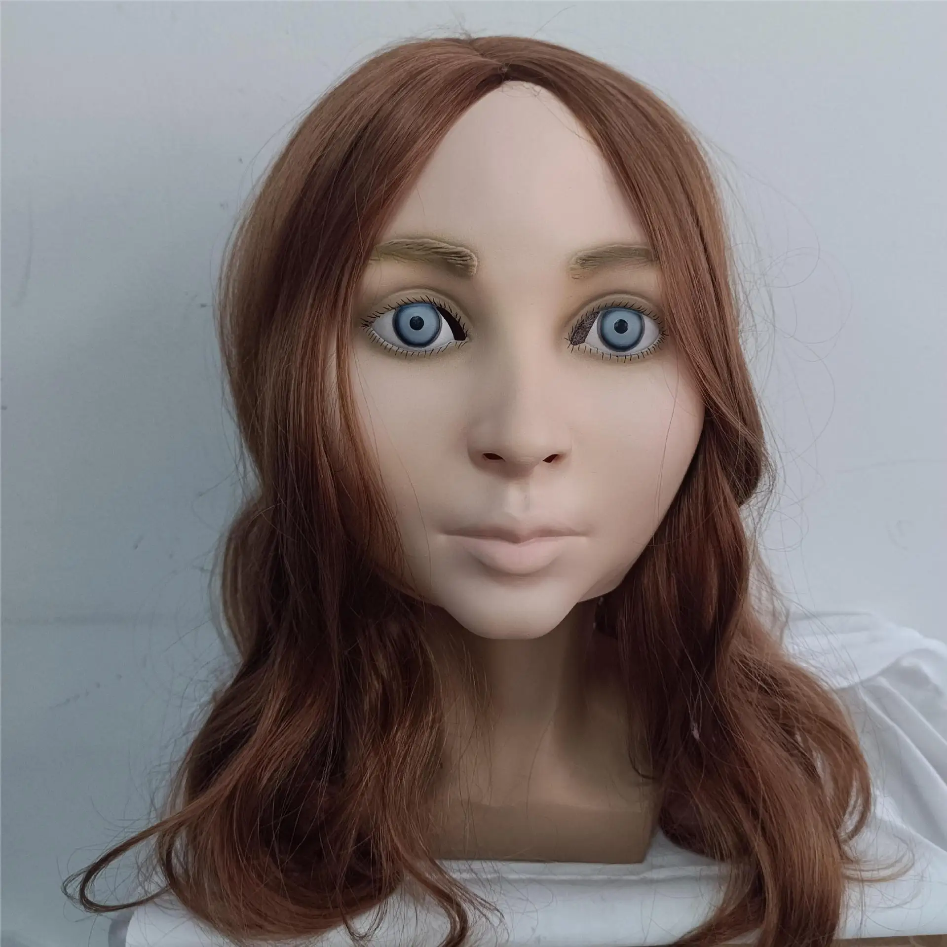 Realistische weibliche Latex-Vollkopfmaske mit Perücke, lebensechte Frauenmaske für Halloween, Cosplay-Party, Maskerade, Kostüm-Requisiten – Detail 4