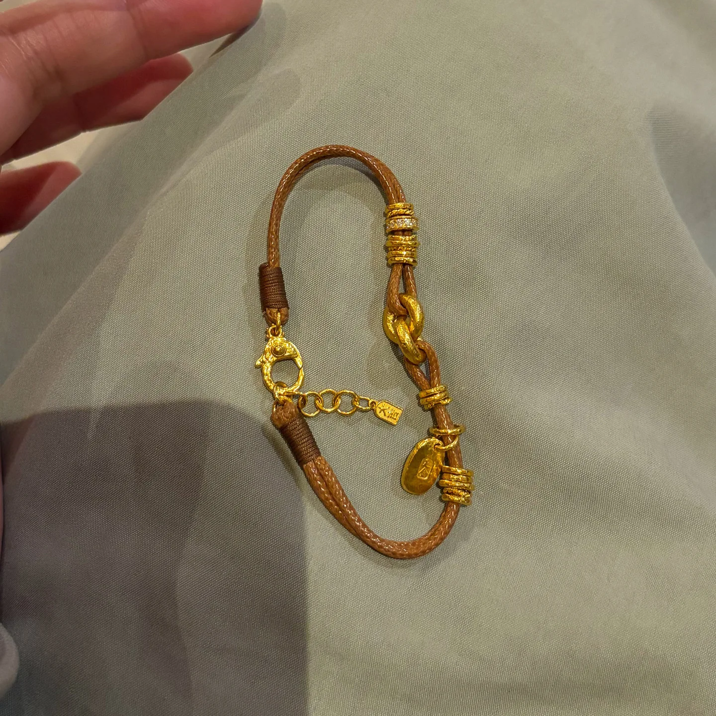 Antique gold craftsm frosted charms hand rope vintage brown wax rope bracelets for Womenlayered with high-end banquet jewelry