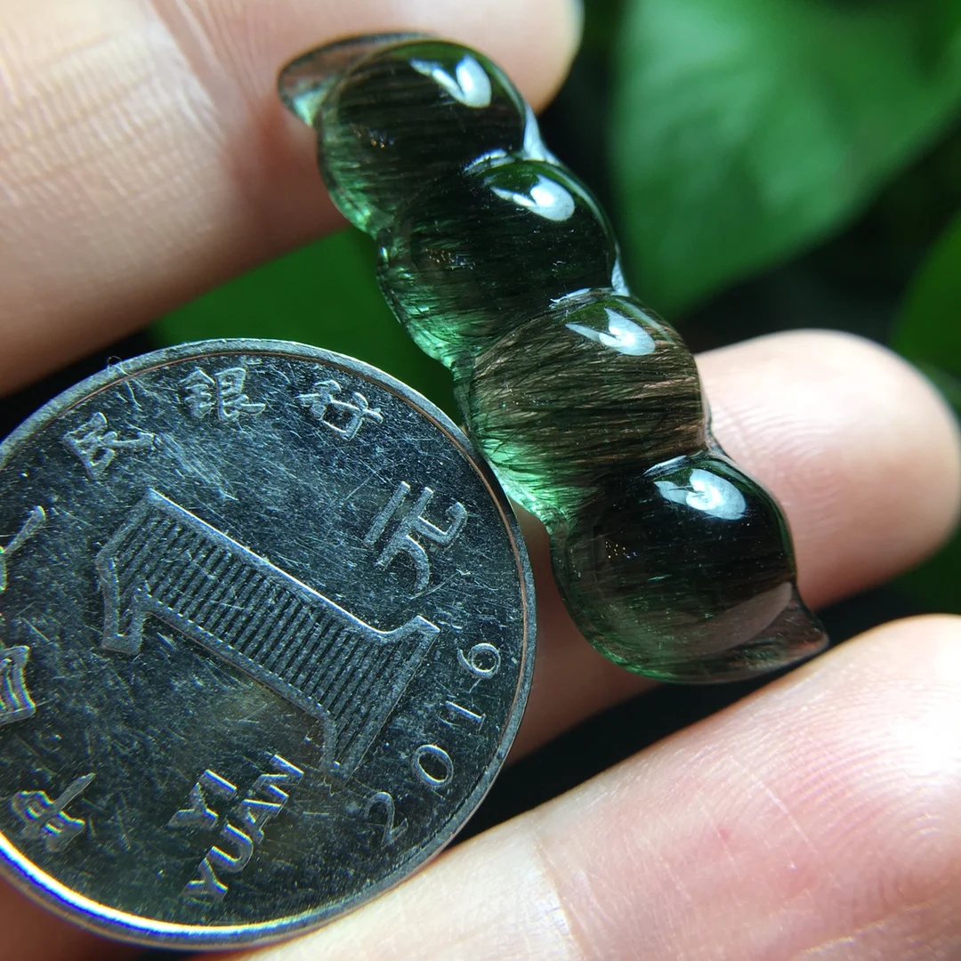 Natural Green Phantom Quartz Pendant Brazil Women Men 37*11.2*6.9mm Bean Green Phantom Fashion Jewelry AAAAAA