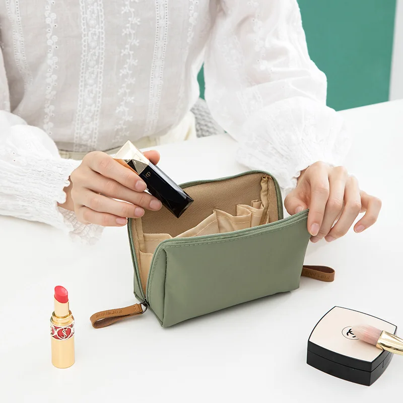 Minimalistische Make-up-Tasche für Damen auf Reisen, tragbare Make-up-Aufbewahrungstasche, Mini-Größe, tragbare Lippenstift-Tasche, Aufbewahrungstasche