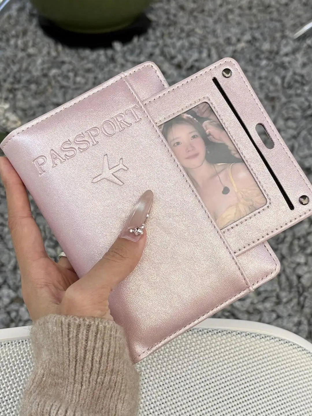 porta-passaporte-prateado-para-viagem-de-negocios-com-carteira-integrada-bolsa-para-documentos-porta-cartao-de-embarque-e-capa-protetora