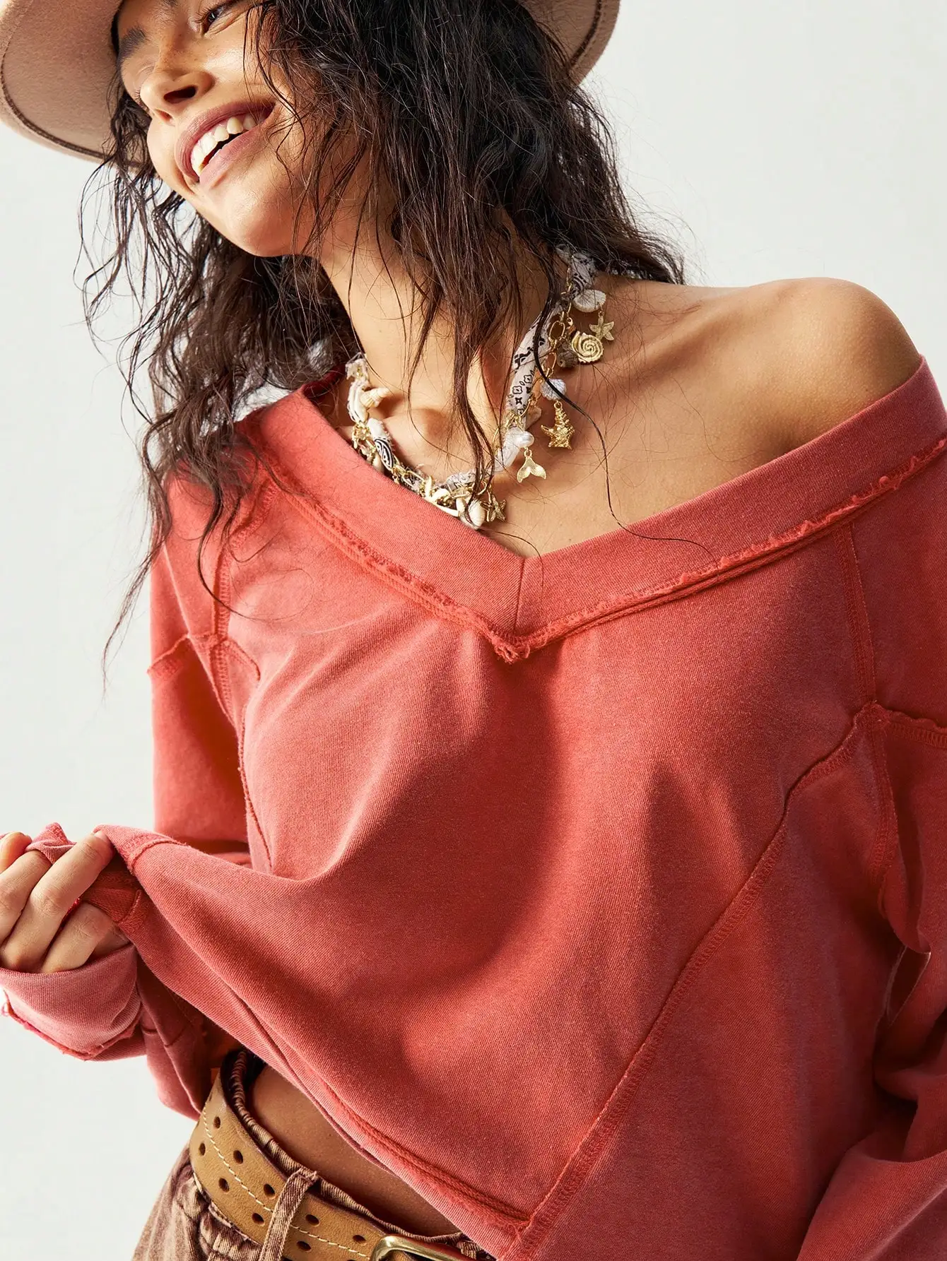 Damska bluza z odkrytymi ramionami, dekoltem w serek, długim rękawem, luźna, 62% bawełna, jesienno-zimowa, codzienna bluzka