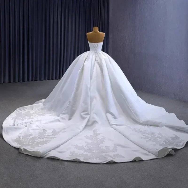 Customized Wedding Dress In 2025, Strapless Design White Lace Decoration Back Strap Simple Yet Gorgeous Noble And Elegant