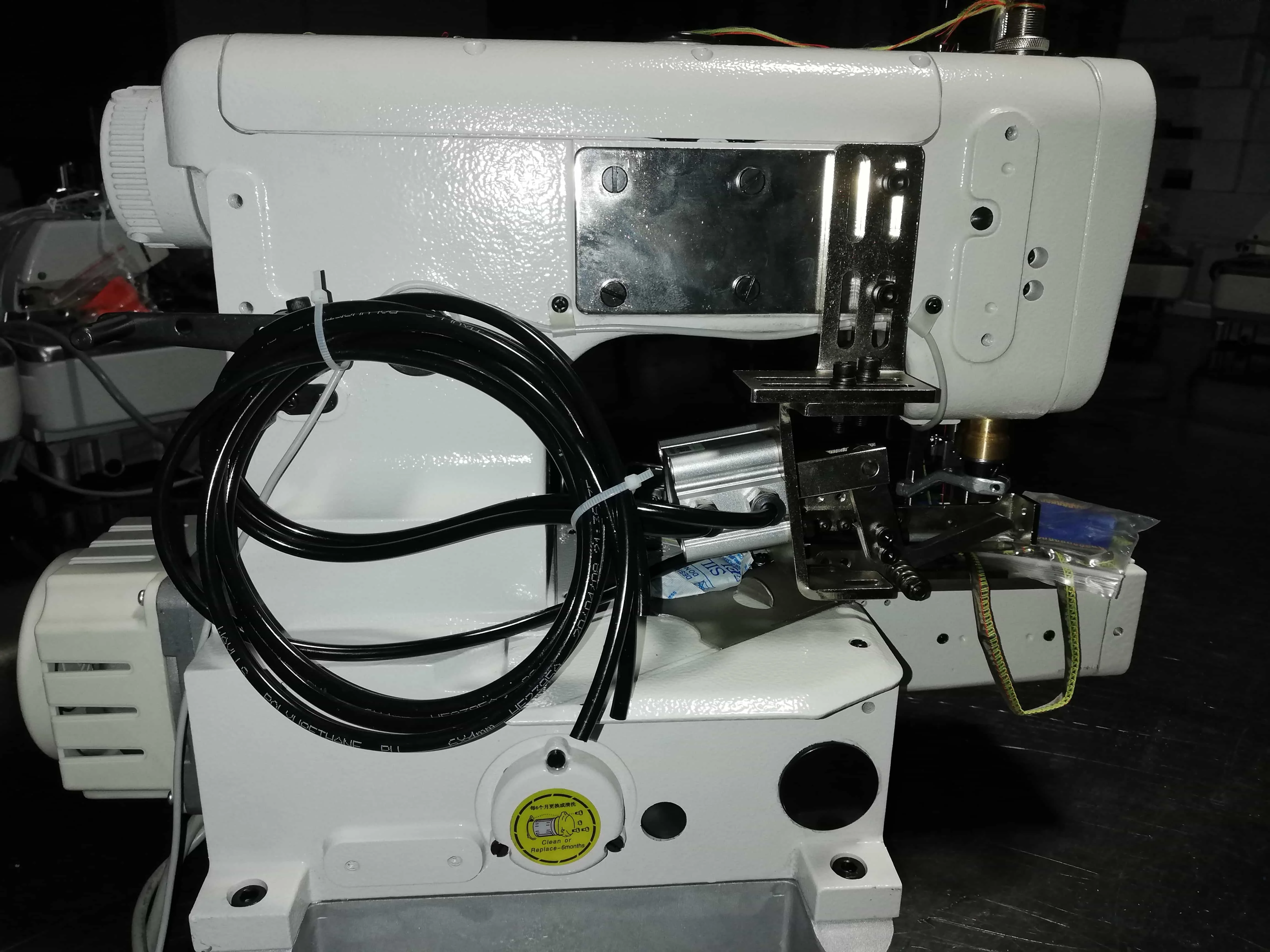 ZY600-02BB DIRECT DRIVE HIGH SPEED SMALL FLAT BED ROLLED-ADGE STRETCH INTERLOCK SEWING MACHINE