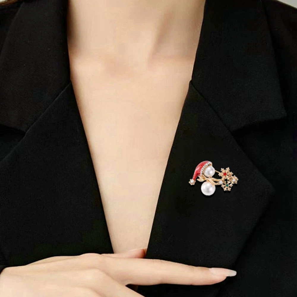 Creative alloy drip oil pearl Christmas snowman brooch, personalized and versatile clothing chest flower jewelry brooch