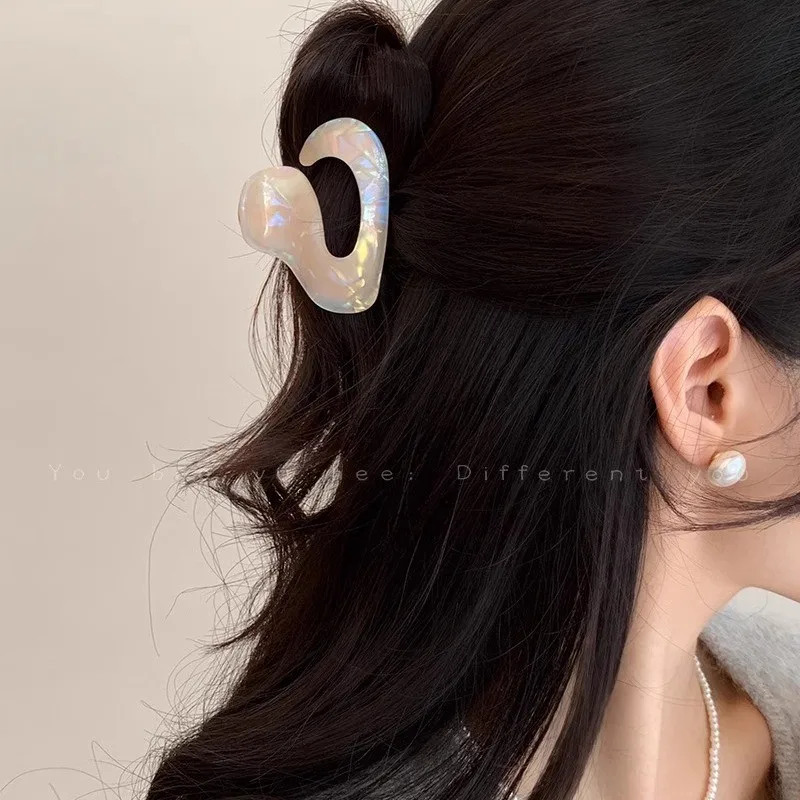 2024 New French-style small claw clip, high-end shark clip hair clip headdress hair ornament.