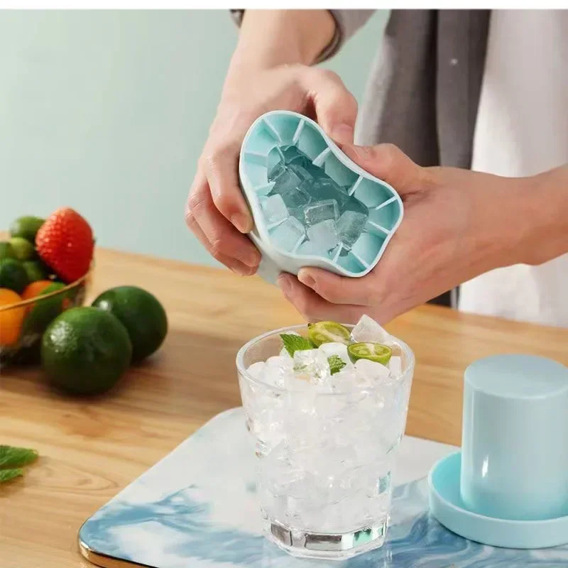 

Silicone Ice Cube Mold Round Ice Bucket Summer Homemade DIY Refrigerator Freeze Ice Maker Creative Ice Cube Mold Barware Tools