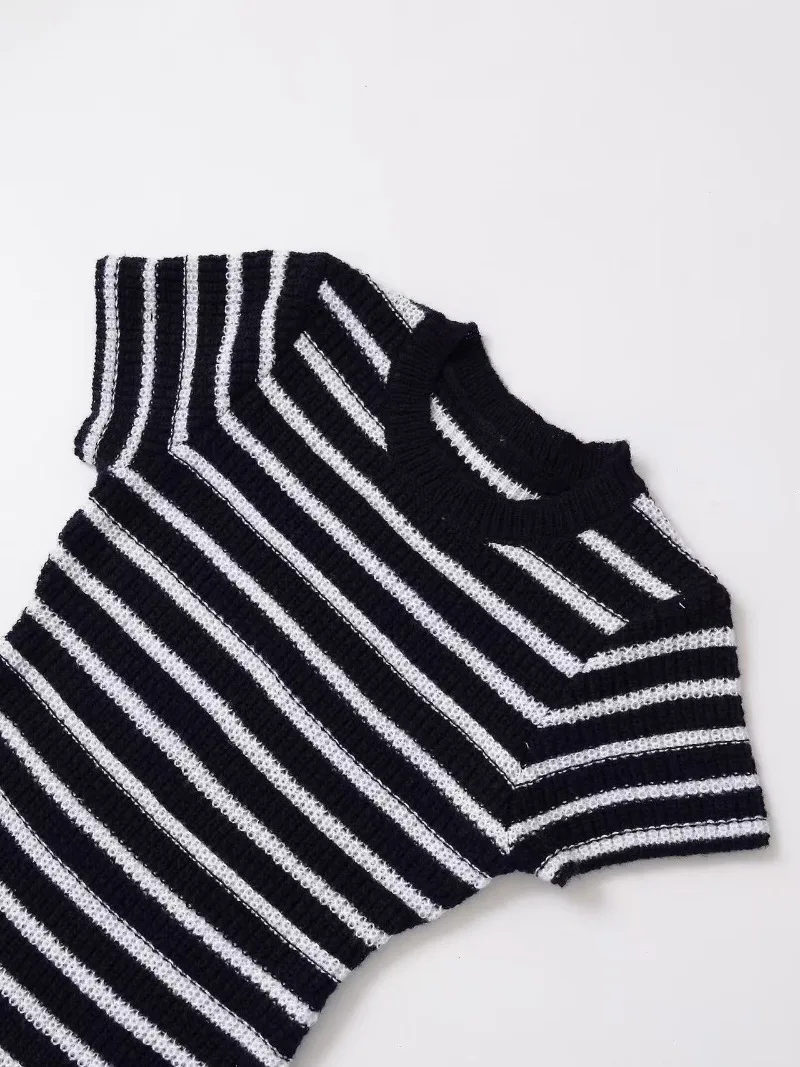Französisches Schickes Sommer-Streifenkleid für Strand und Party, Damen-Minikleid mit Rundhalsausschnitt, Kurzen Ärmeln, Schmaler Passform, Geripptes Casual-Bürokleid – Detail 4