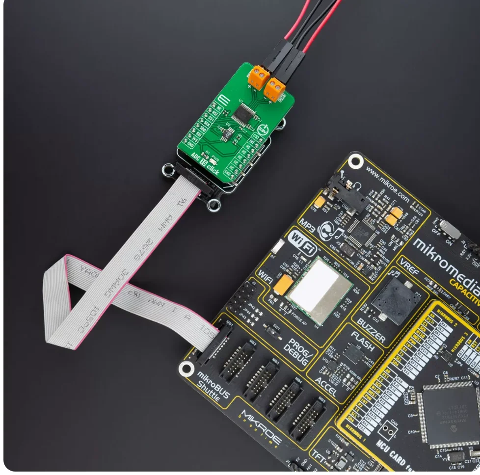 mikroe-4890-ads131m02-modulo-click-adc-a-15-canali-per-la-registrazione-e-l'analisi-dei-dati-dei-sensori-serie-mikroe-click