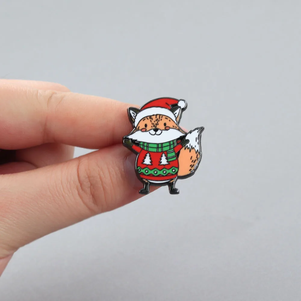 Entzückende Weihnachts-Weihnachtsmann-Fuchs-Emaille-Brosche, Niedliche Winter-Rentier-Pullover-Anstecknadel für Feiertagsparty-Geschenk, Winter-Outfit-Dekoration Zubehör – Detail 4