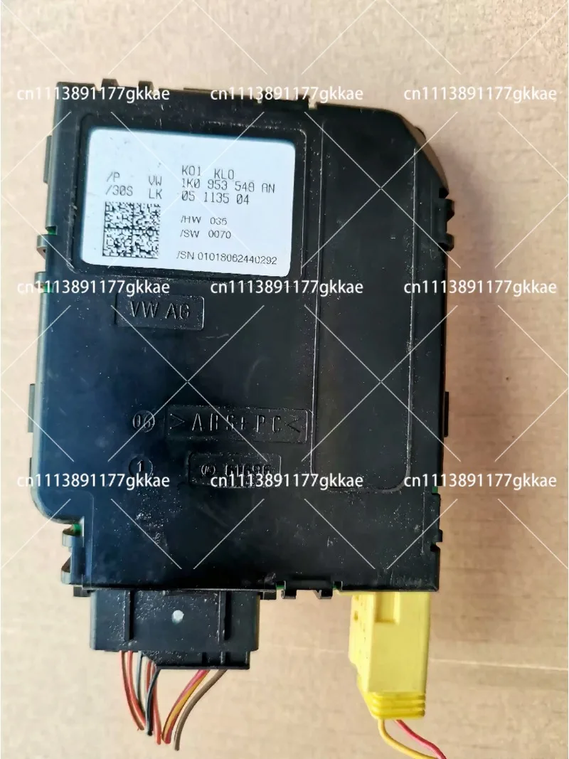 Steering Wheel Control Module Multifunction Cruise Control Switch Unit for Vehicle
