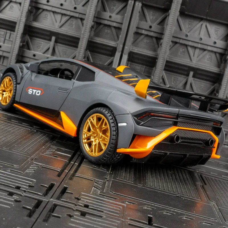 Modello di auto in lega Huracan STO 1:24 Il giocattolo di auto super sportiva ha funzioni di suono e illuminazione simulate, dettagli ricchi, pregevole fattura