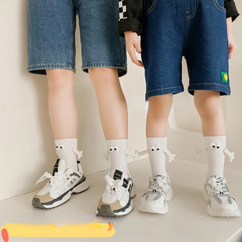 New Kids Holding magnetism Socks Baby Boys Girls Sock Solid Cute Funny Students Sports Socks Children Middle Tube Kawaii Socks