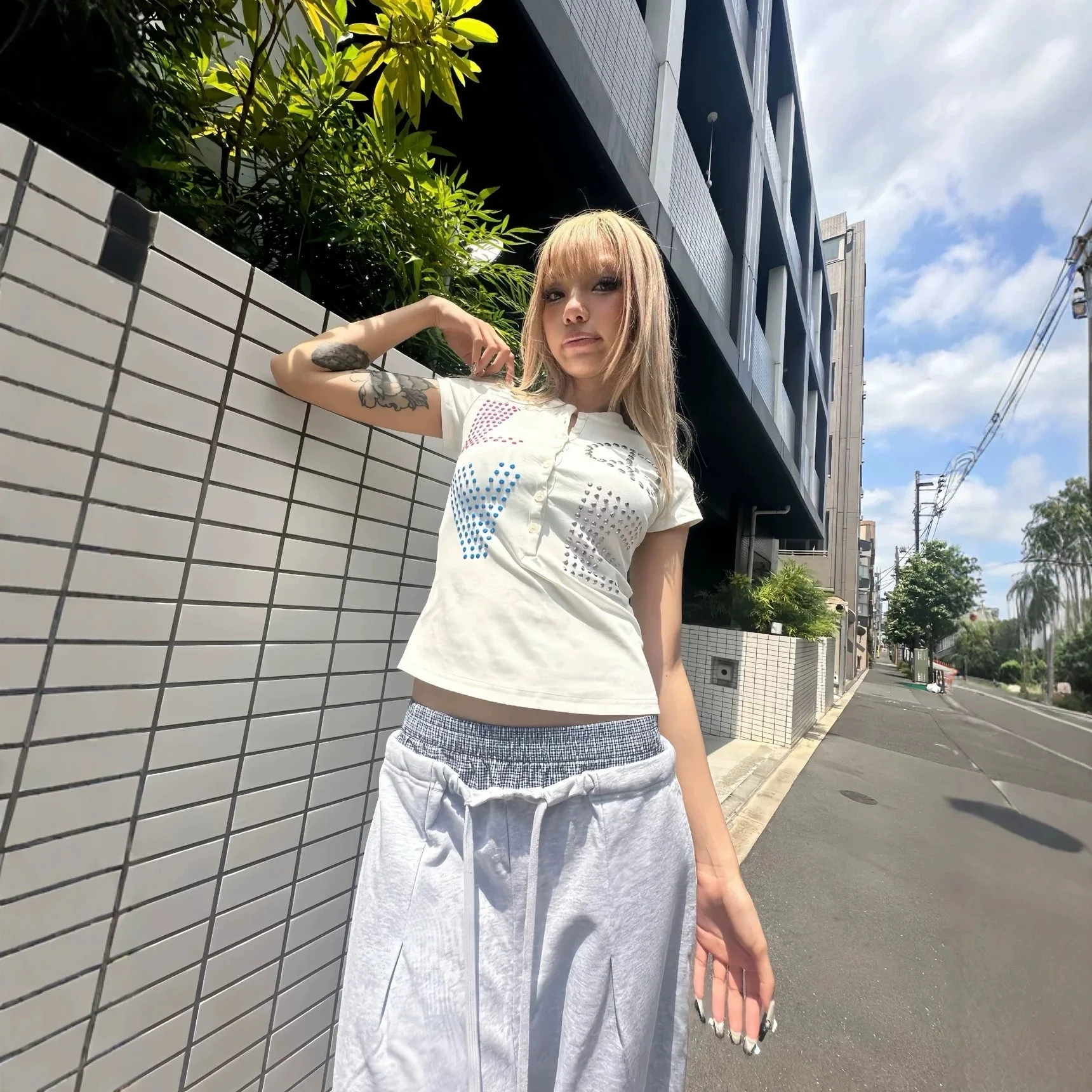 Women's Japanese Style Rhinestone Metal Decorative Button round Neck T-Shirt Slim Fit Half Open Shirt Short Spice Girl Style