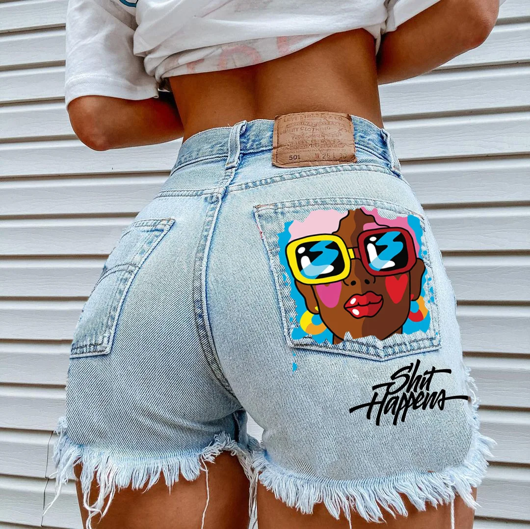 

Denim Shorts For Womenbeautiful Girl Wearing Glasses Personality Graffiti Printing Raw Edge Ripped Jeans Hot Pants Wholesale