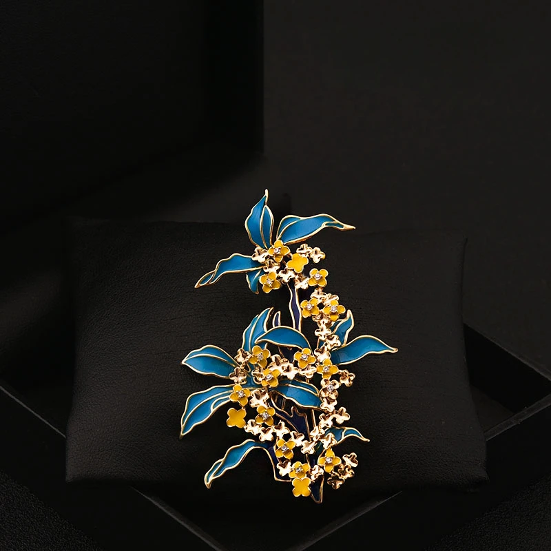 Retro Luxury Blue Flower Brooches Women Suit Coat Neckline Corsage Decoration Clothes Enamel Pins Accessories Jewelry Gifts 6085