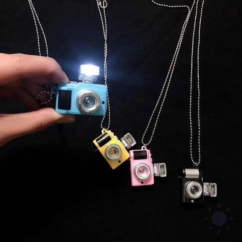 Vintage Flash Camera Pendant Necklace for Women Man Long Chain Light Mini Camera Chains Necklaces Friendship Aesthetic Jewelry