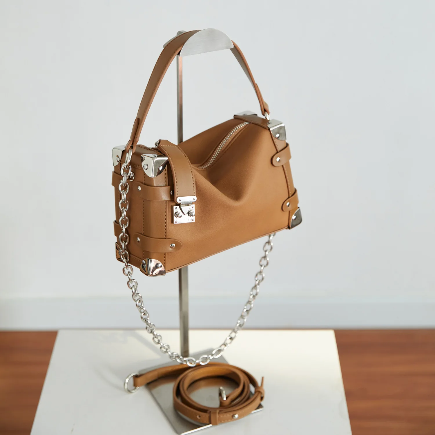 

Textured Boston Bag Large Capacity Soft Leather Crossbody Small Fragrant Chain Square Box Women's Foreign Style Handbag