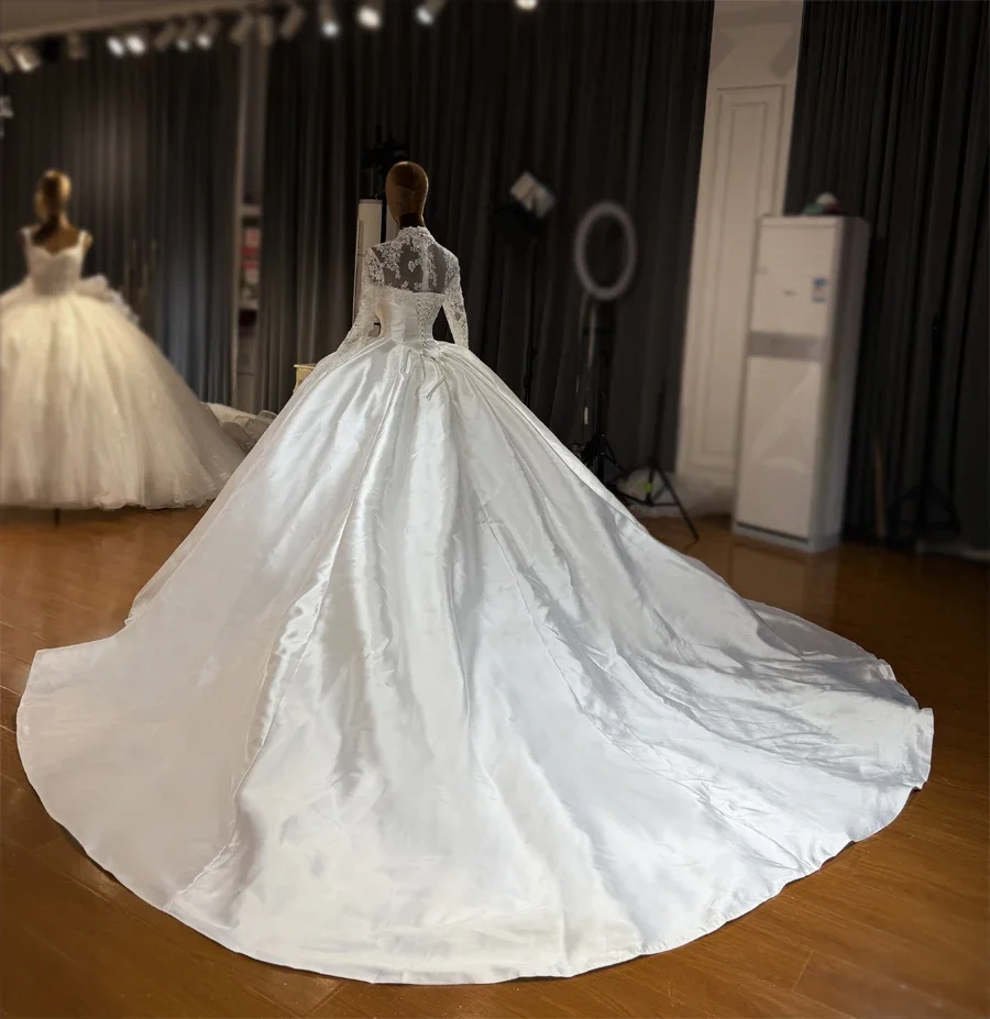 Customized Strapless Satin Wedding Dress With Jacket amanda novias oficial