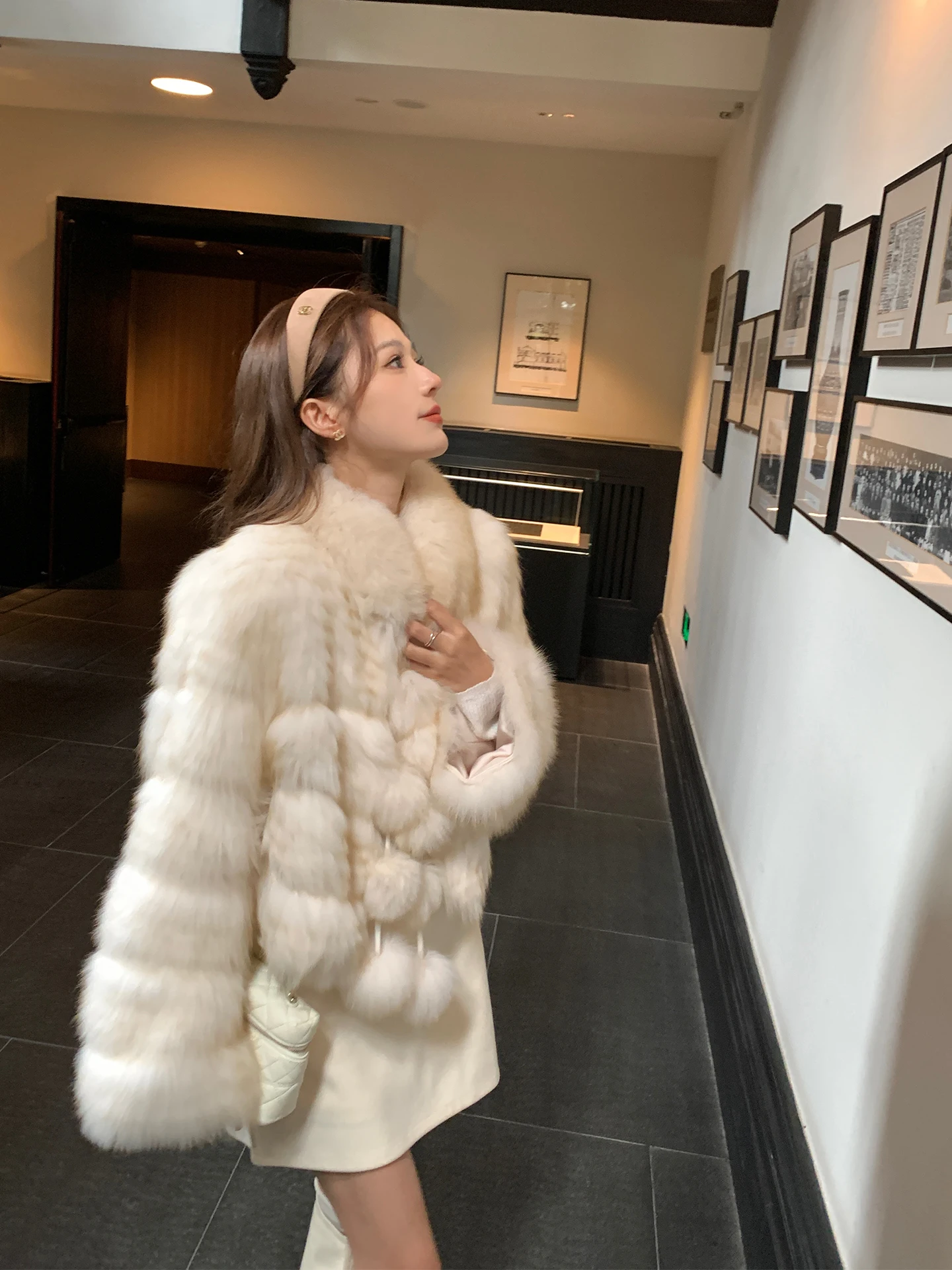 

YaoFur Winter ort Women's Fur Coat with Scarf Cheese Ball Fur Carriage Korean Sle Warmth Universal Fit Youth Faion