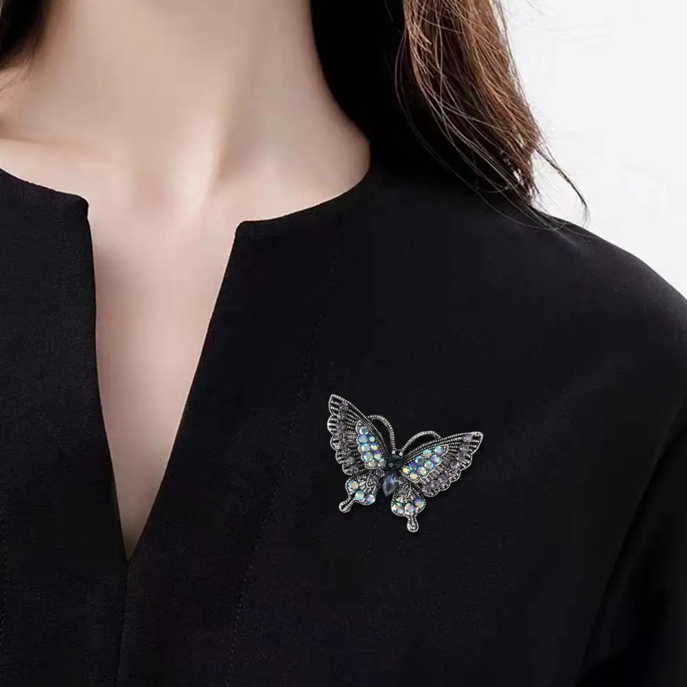 Women Brooch Retro Butterfly Shape Rhinestone Decor Anti-slip Wear-resistant Suit Coat Collar Hat Scarf Decoration Clothes Pin P