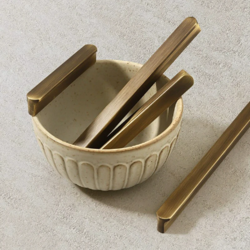 Reine Messing-Möbelbeschläge Vintage Antik-Bronze Schubladengriffe Antik-Bronze Massiver Kleiderschrank Minimalistischer Tür- und Schrankgriff