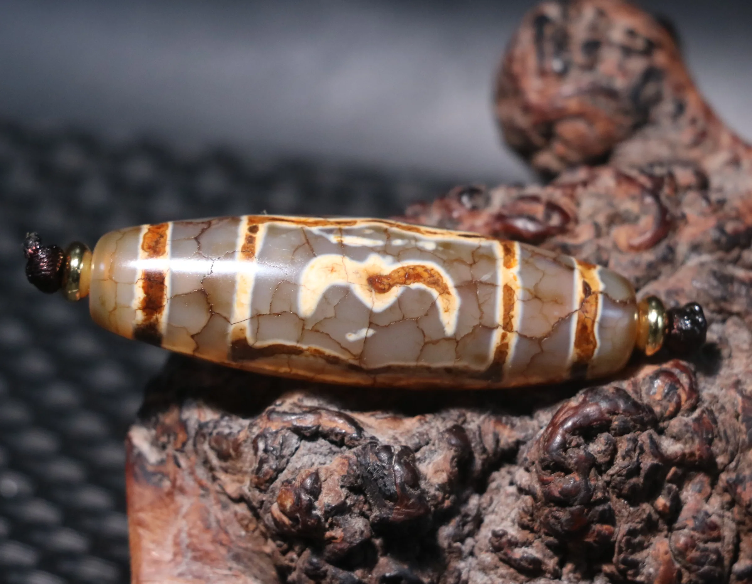 Magic Tibetan Old Agate Full Dragon Vein Roc Dapeng Bird dZi Bead Pendant Totem Amulet  Timestown  AA