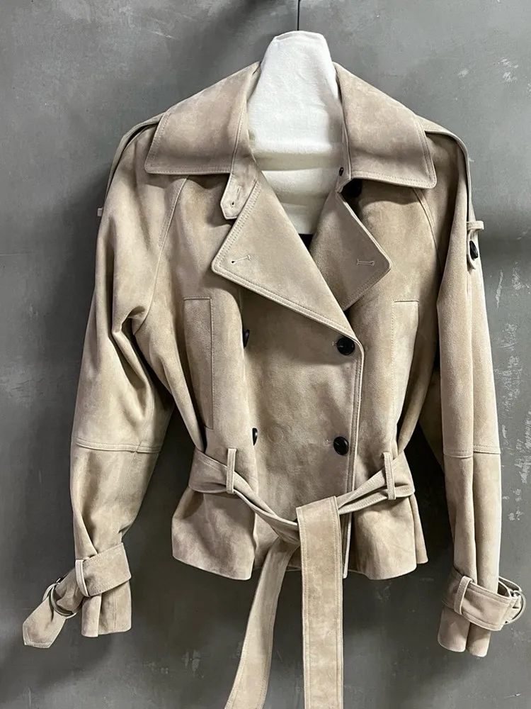 Designer Moda Donna Autunno Vera pelle scamosciata Giacca in pelle scamosciata Cappotto doppiopetto con cintura Stile corto Luxury Lady Moto Biker Outwear