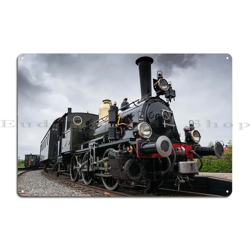 Steam Train Returns Metal Plaque Poster Pub Wall Decor Wall Cave Character Cinema Tin Sign Poster