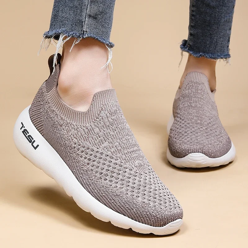 Men's casual sports shoes fashionable and versatile mesh breathable business casual shoes large size couple sports shoes for men