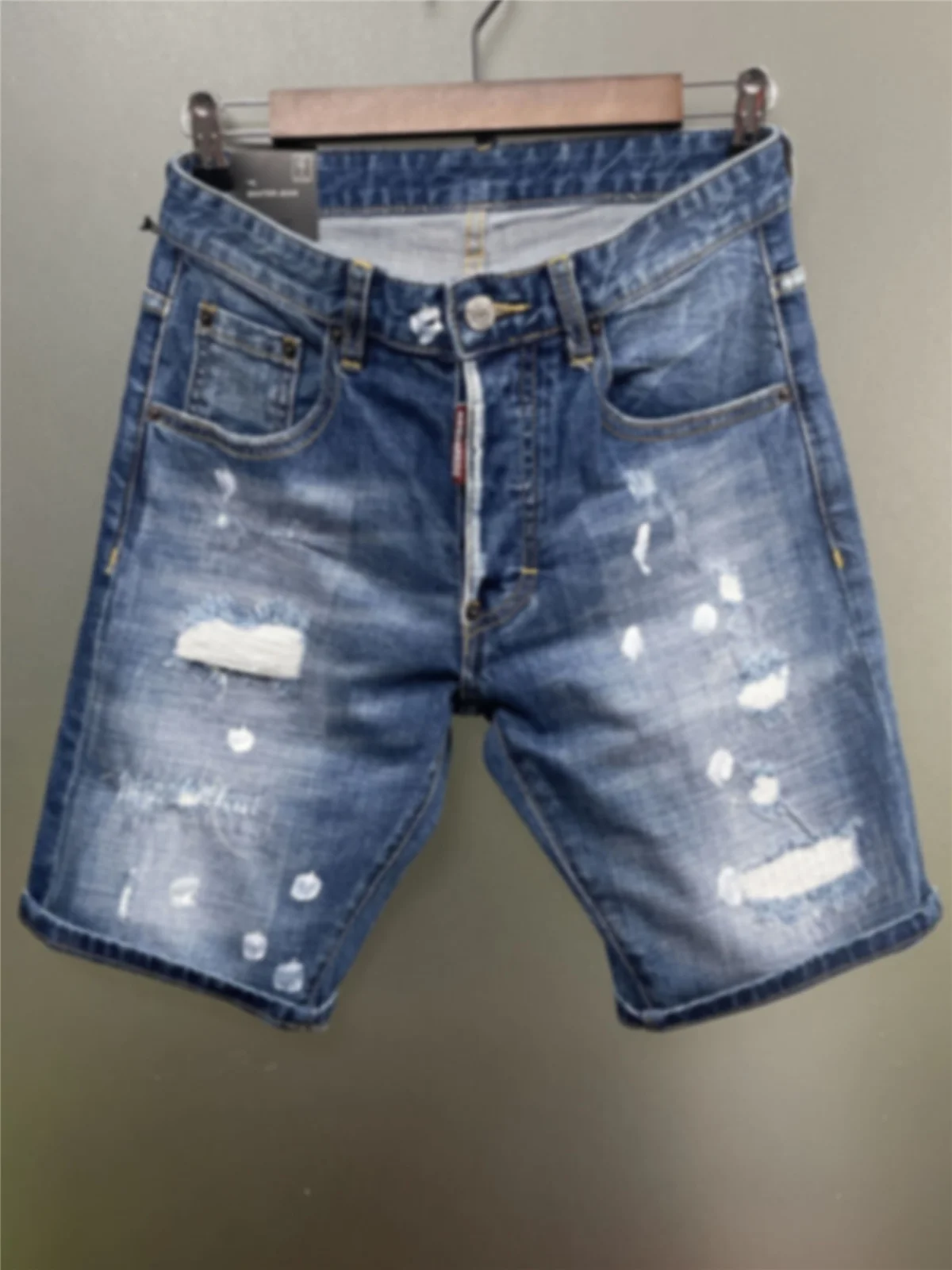 

Spring and Summer 2025 New D2 Jeans Trendy Men's Washed Grinding Patch Paint Slim-fit Blue Denim Shorts for Men