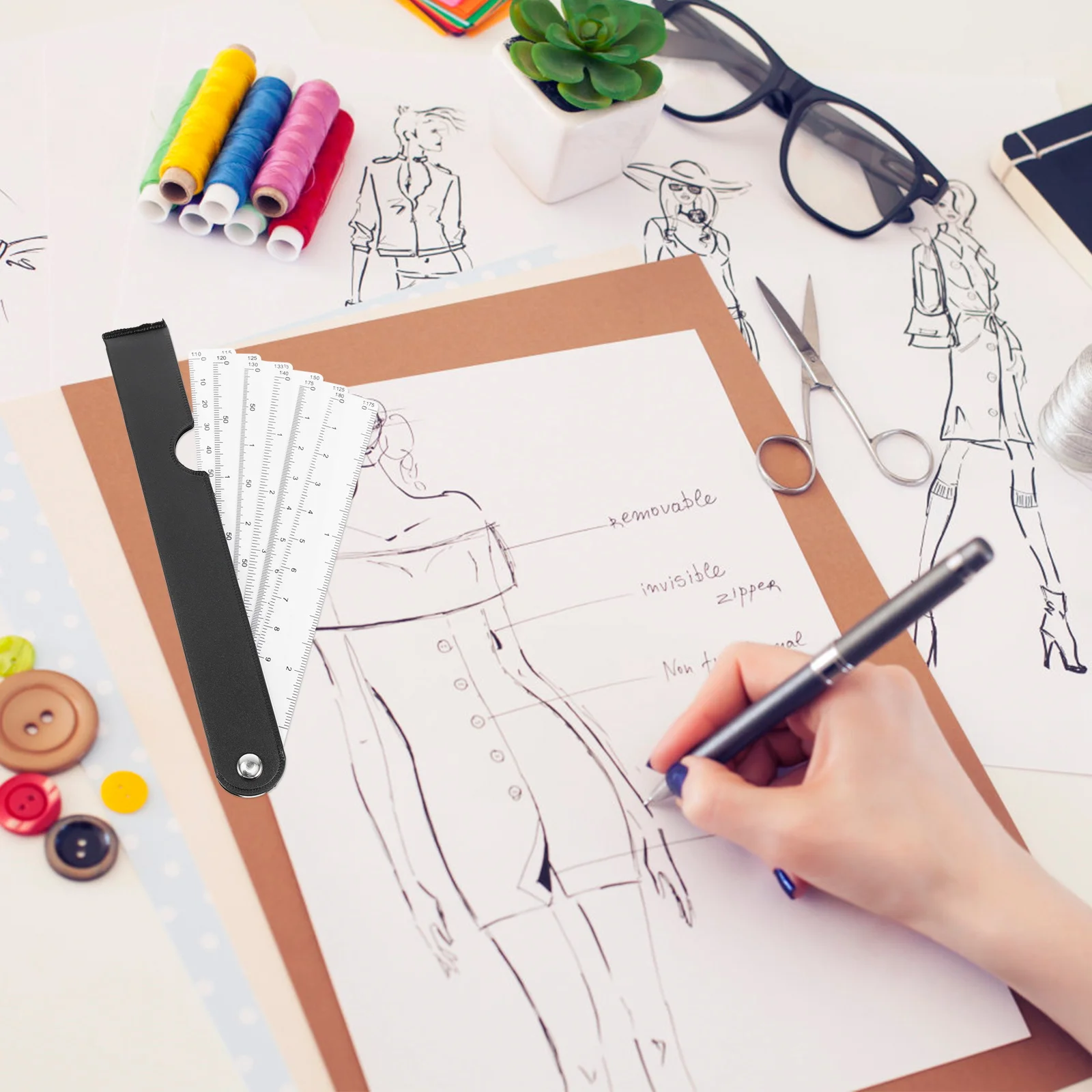 مسطرة مقياس القطاع القابلة للطي متعددة الوظائف أداة رسم بلاستيكية للطلاب المصممين الفنانين