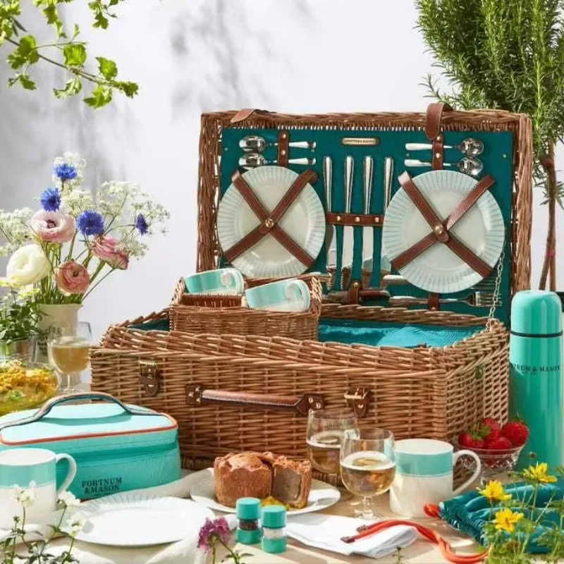 Custom Luxury Handmade Willow Wicker Insulated Picnic Basket Set Square Lid 4 Person Outdoor Picnic Cooler Basket With Gift Box