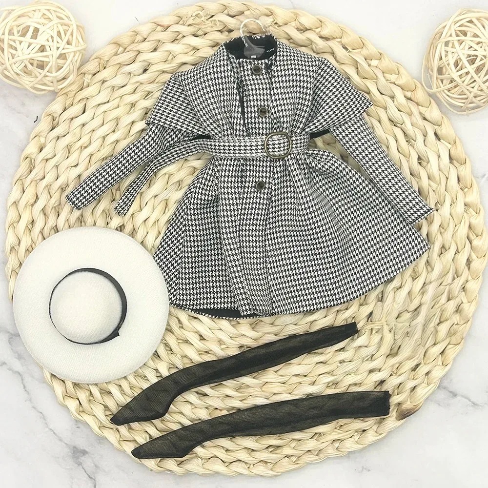 Thumbnail 4 - #34 Best Classic Trench Coats to Buy In 2026